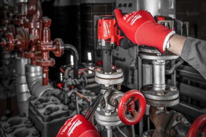 Гайковерт високомоментний MILWAUKEE 1/2" (339 Нм) MILWAUKEE M18 FUEL FIW2P12-502X з фіксацією піном