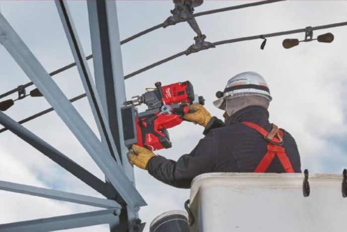 Акумуляторний дриль на магнітній станині з постійним магнітом MILWAUKEE M18 FUEL FMDP-502C