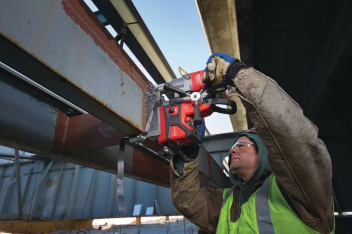 Акумуляторний дриль на магнітній станині з постійним магнітом MILWAUKEE M18 FUEL FMDP-502C