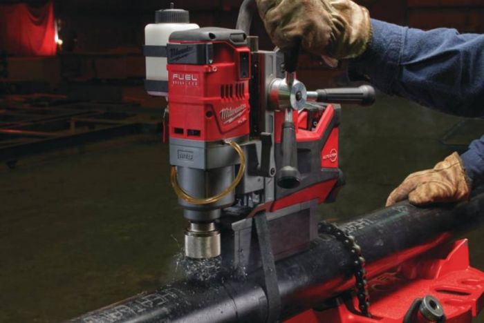 Акумуляторний дриль на магнітній станині з постійним магнітом MILWAUKEE M18 FUEL FMDP-502C