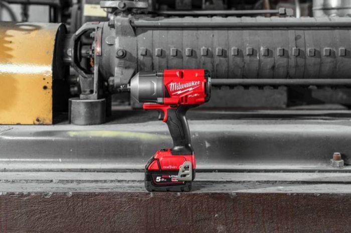 Гайковерт високомоментний MILWAUKEE 1/2" (1491 Нм) M18 FUEL ONEFHIWP12-0X ONE-KEY