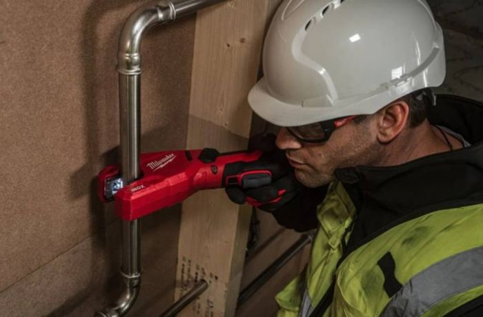 Аккумуляторний труборіз по нержавеющей стали MILWAUKEE M12PCSS-0