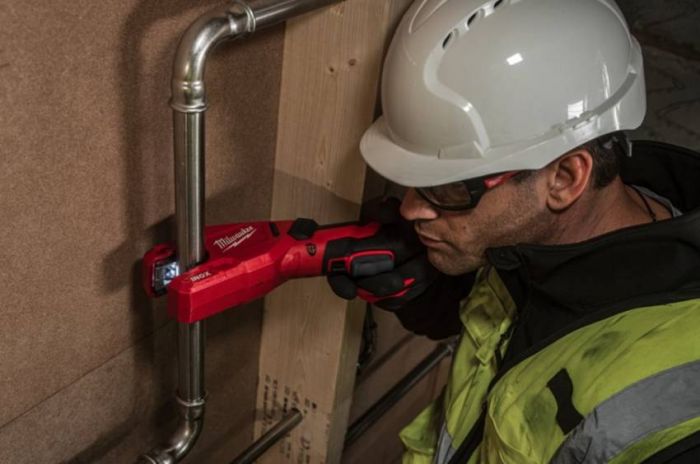 Акумуляторний труборіз по нержавіючій сталі MILWAUKEE M12PCSS-202C