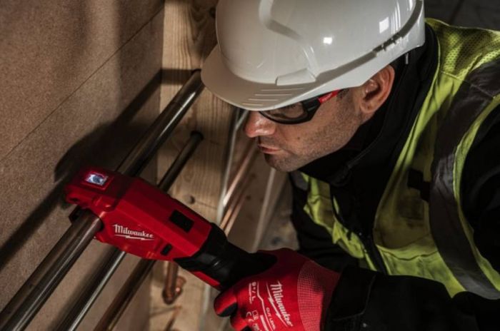 Акумуляторний труборіз по нержавіючій сталі MILWAUKEE M12PCSS-202C