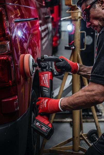 Аккумуляторный фонарь для цветоподбора MILWAUKEE  M12 CML-401