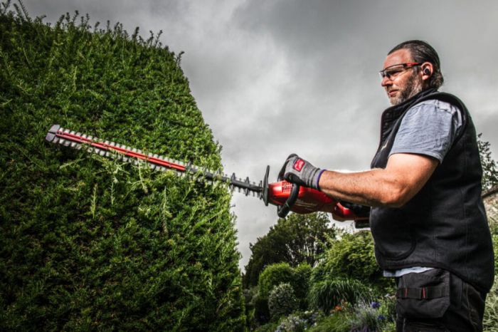 Акумуляторний кущоріз шина 60 см Milwaukee M18 M18 FHET60G2-802 FORGE™