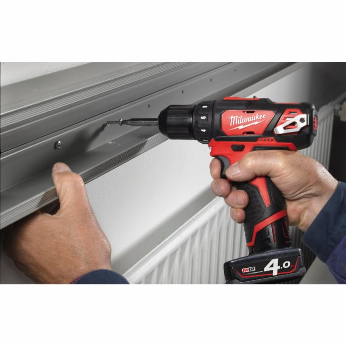 Акумуляторний ударний шуруповерт MILWAUKEE M12 BDD-0, 30Нм (2408-20) (без АКБ та ЗУ)