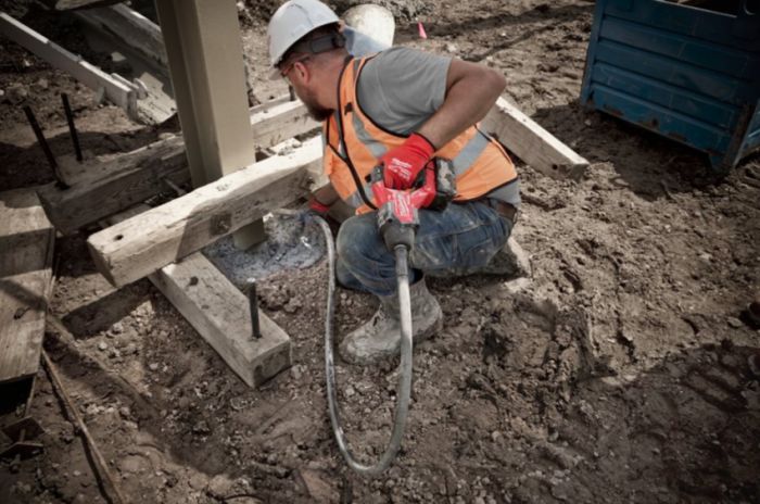 Акумуляторний вібратор для бетону M18FCVN12-0 (без акк. та з/пристр)