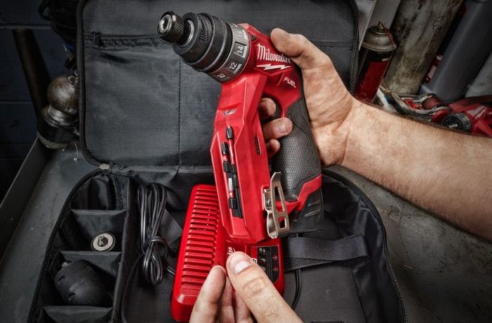 Дриль-шуруповерт акумуляторний MILWAUKEE, M12 FDDXKIT-0X, 34Нм (4 насадки FIXTEC, HD кейс)