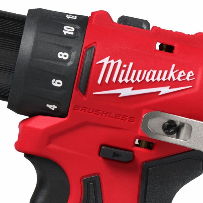 Дриль-шурупокрут акумуляторний MILWAUKEE M12 BLDDRC-402C 40Нм (+ заряд.пристрій, 2 акум., кейс)