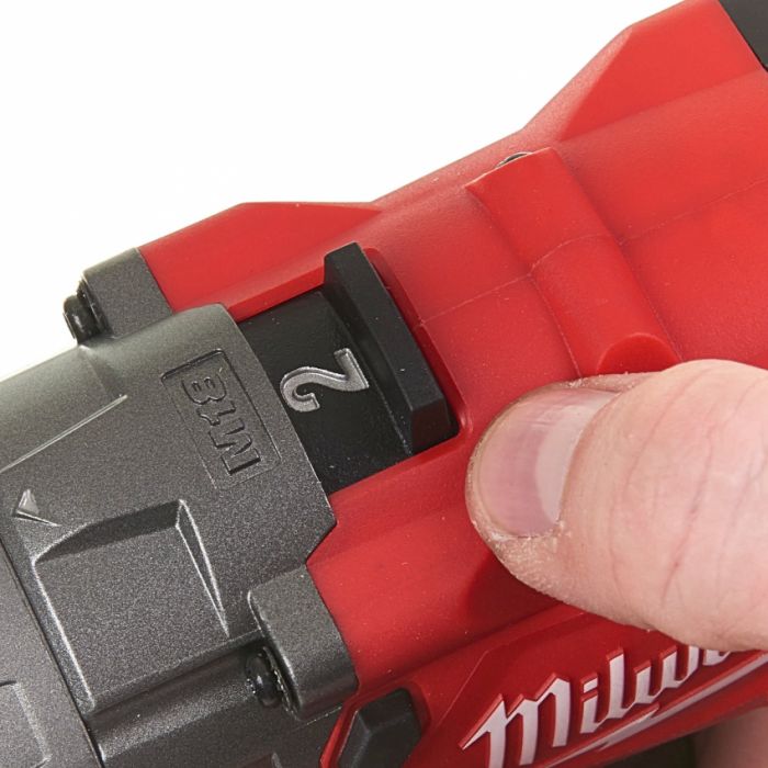 Дриль-шуруповерт акумуляторний MILWAUKEE, M18 FDD2-502X,135Нм (зарядний пристрій, 2 акум.Х 5Ач, HDкейс)