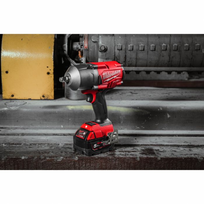 Гайкокрут акумуляторний 1/2" MILWAUKEE, M18 FHIWF12-502X, 1898Нм, (зарядний пристрій, 2 акум.Х 5Ач, HDкейс)