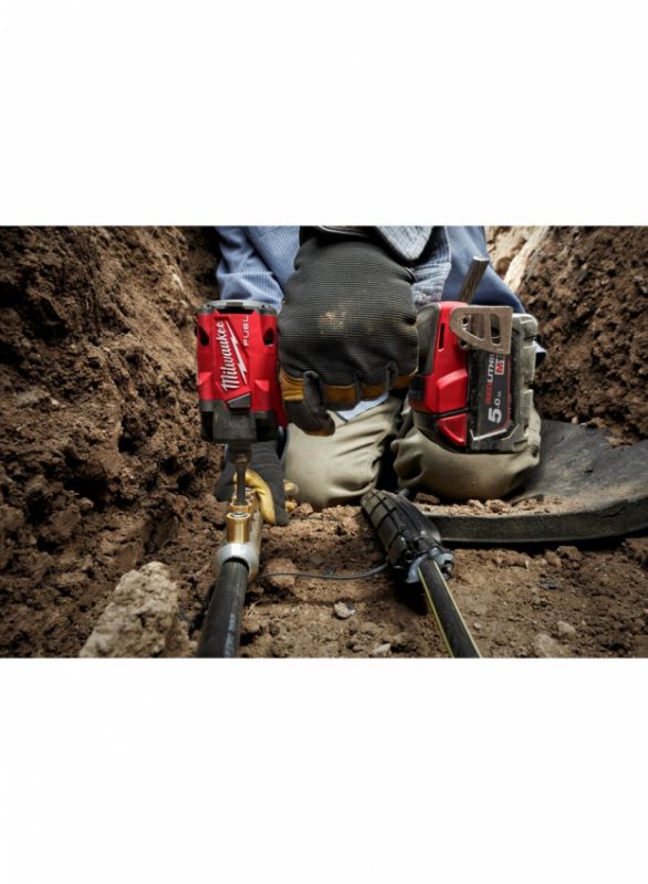 Гайкокрут акумуляторний 1/2" MILWAUKEE, M18 FIW2F12-502X, 339Нм ( зар.пристрій, 2акум.Х 5Ач, HD кейс)