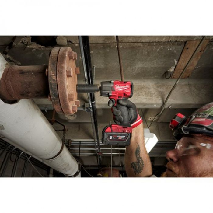 Гайкокрут акумуляторний 1/2" MILWAUKEE, M18 FMTIW2F12-502X, 881Нм ( зар.пристрій, 2акум.Х5Ач, HDкейс)