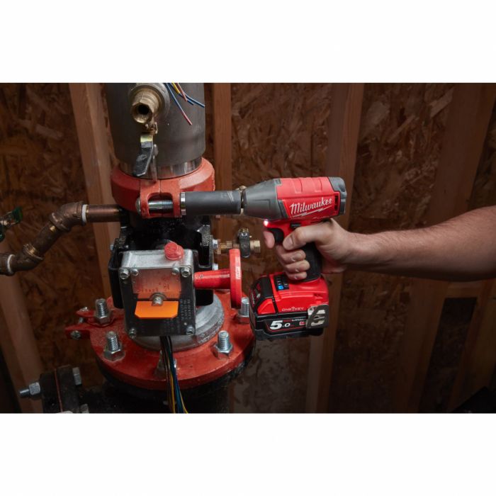 Гайкокрут акумуляторний 1/2" MILWAUKEE, M18 ONEIWF12-502X, 300Нм (зарядний пристрій, 2 акум.Х 5Ач, HDкейс)