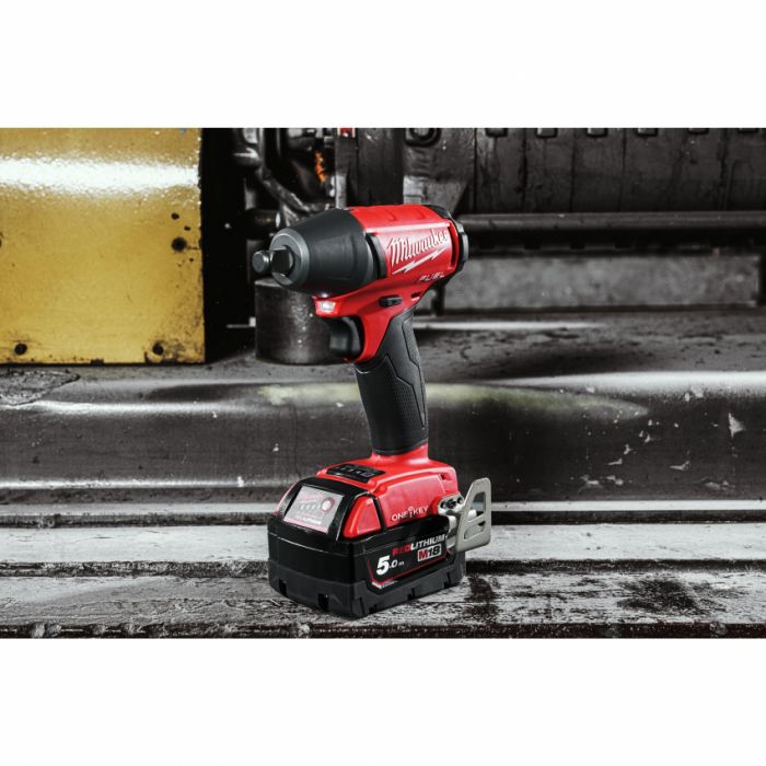 Гайкокрут акумуляторний 1/2" MILWAUKEE, M18 ONEIWF12-502X, 300Нм (зарядний пристрій, 2 акум.Х 5Ач, HDкейс)