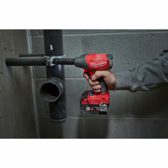 Гайкокрут акумуляторний 1/2" MILWAUKEE, M18 ONEIWF12-502X, 300Нм (зарядний пристрій, 2 акум.Х 5Ач, HDкейс)