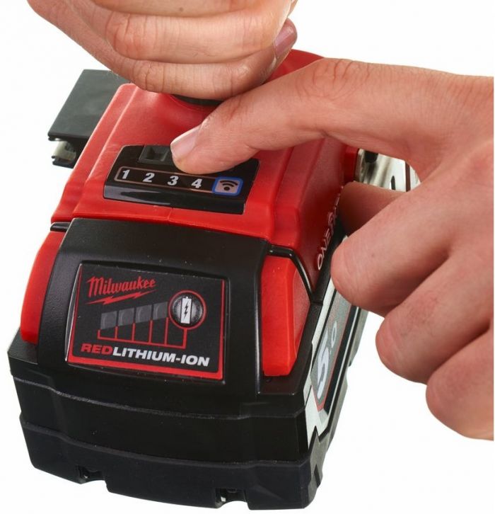 Гайкокрут акумуляторний 1/2" MILWAUKEE, M18 ONEIWF12-502X, 300Нм (зарядний пристрій, 2 акум.Х 5Ач, HDкейс)