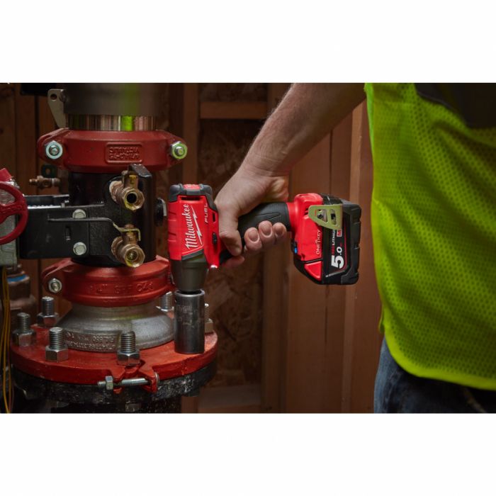 Гайкокрут акумуляторний 1/2" MILWAUKEE, M18 ONEIWF12-502X, 300Нм (зарядний пристрій, 2 акум.Х 5Ач, HDкейс)