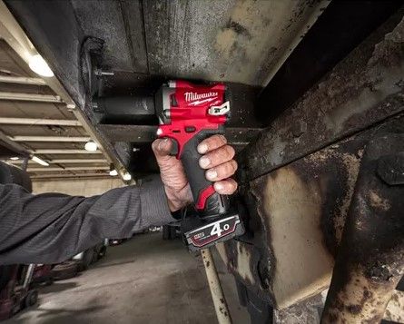 Гайковерт акумуляторний 1/2" MILWAUKEE, M12 FIWF12-422X, 339 Нм, (заряд. пристрій, 1 акум.Х 2Ач, 1 акум.Х 4Ач, HD кейс)