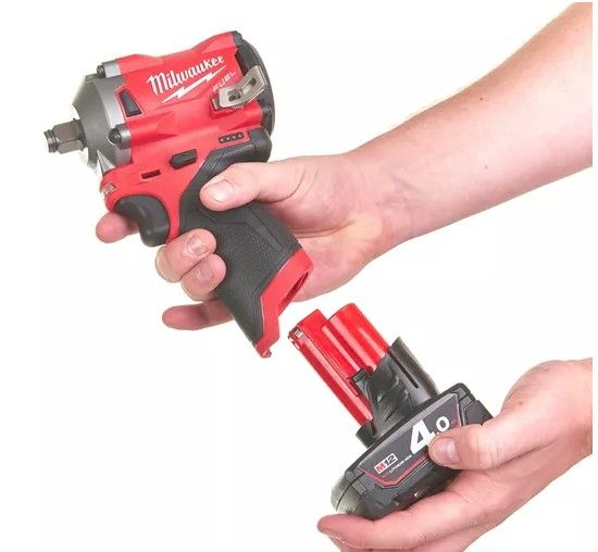 Гайковерт акумуляторний 1/2" MILWAUKEE, M12 FIWF12-422X, 339 Нм, (заряд. пристрій, 1 акум.Х 2Ач, 1 акум.Х 4Ач, HD кейс)