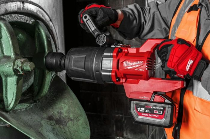 Гайкокрут акумуляторний 1" MILWAUKEE, M18 ONEFHIWF1DS-121C, 2711Нм (+зар.пристрій, 1акум.Х 12Аг,кейс