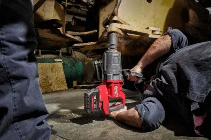 Гайкокрут акумуляторний 1" MILWAUKEE, M18 ONEFHIWF1DS-121C, 2711Нм (+зар.пристрій, 1акум.Х 12Аг,кейс