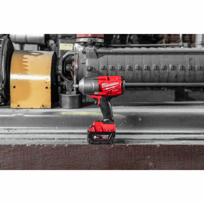 Гайковерт акумуляторний 1/2" MILWAUKEE, M18 FHIWP12-502X, 1491Нм (зарядний пристрій, 2 акум.Х 5Ач, HDкейс)