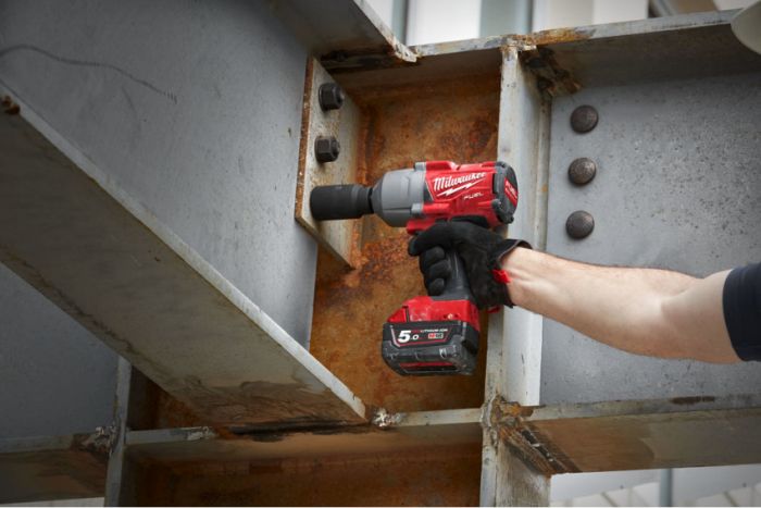 Гайковерт акумуляторний 1/2" MILWAUKEE, M18 FHIWP12-502X, 1491Нм (зарядний пристрій, 2 акум.Х 5Ач, HDкейс)