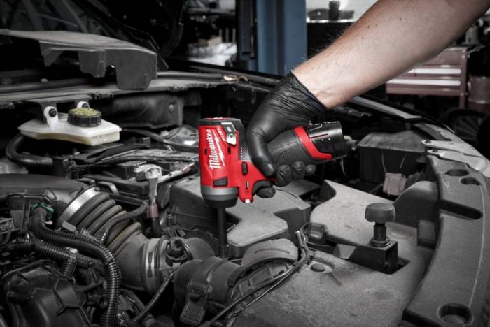 Гайковерт акумуляторний 1/4" MILWAUKEE, M12 FIW14-0, 136 Нм