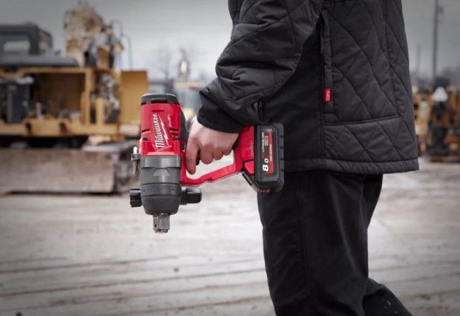 Гайковерт акумуляторний 1" MILWAUKEE, M18 ONEFHIWF1-802X, 2400Нм (зарядний пристрій, 2 акум.Х 8Ач, HDкейс)