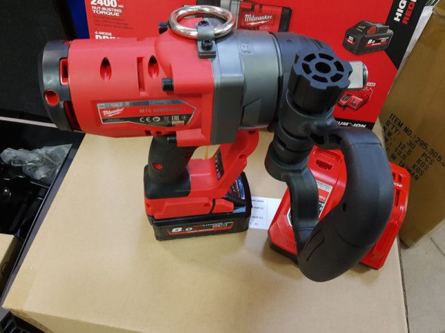 Гайковерт акумуляторний 1" MILWAUKEE, M18 ONEFHIWF1-802X, 2400Нм (зарядний пристрій, 2 акум.Х 8Ач, HDкейс)