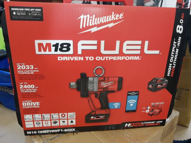 Гайковерт акумуляторний 1" MILWAUKEE, M18 ONEFHIWF1-802X, 2400Нм (зарядний пристрій, 2 акум.Х 8Ач, HDкейс)