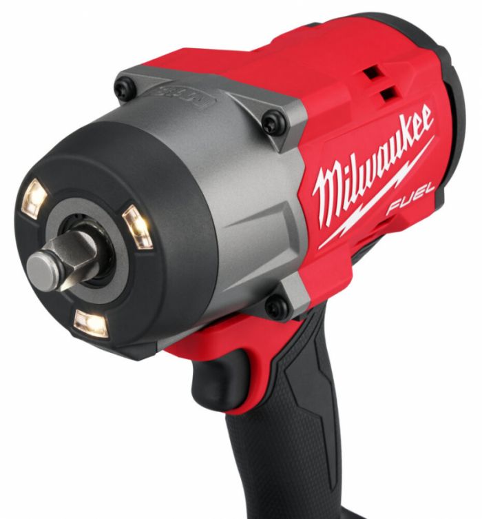 Гайковерт акумуляторний безщітковий MILWAUKEE 1/2" (2034 Нм) M18 FHIWF2F12MC-502X жилет + ліхтар
