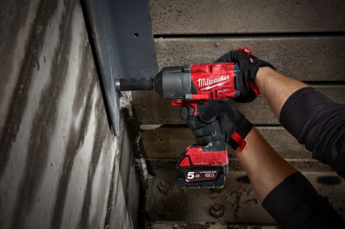 Гайковерт акумуляторний безщітковий MILWAUKEE 3/4" (2034Нм) M18 ONEFHIWF34-0, з кільцем (каркас) + M18 B5 подарунок