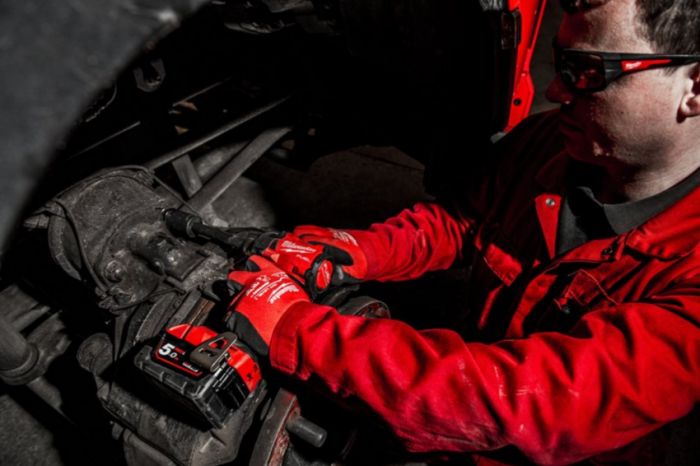 Гайковерт високомоментний MILWAUKEE 1/2" (339 Нм) MILWAUKEE M18 FUEL FIW2P12-502X з фіксацією піном