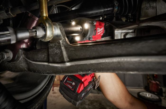 Гайковерт високомоментний MILWAUKEE 1/2" (339 Нм) MILWAUKEE M18 FUEL FIW2P12-502X з фіксацією піном