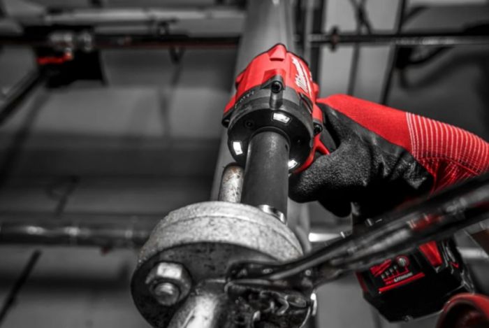 Гайковерт високомоментний MILWAUKEE 1/2" (339 Нм) MILWAUKEE M18 FUEL FIW2P12-502X з фіксацією піном