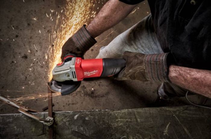 Кутошліфувальна машина AGV 13-125 XSPDEB з AVS, гальмом та лопатковим вимикачем MILWAUKEE