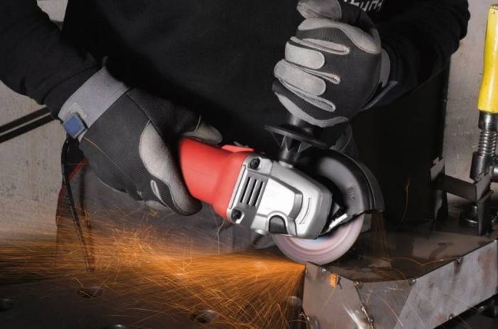 Кутошліфувальна машина MILWAUKEE 115 мм AG 10-115 EK 4933451219