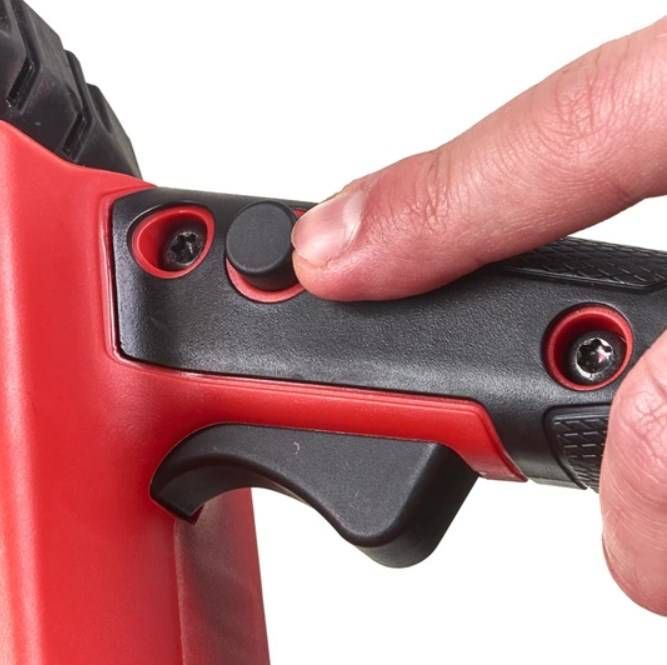 Ланцюгова пила з шиною 30 см M18 FUEL™ MILWAUKEE 4933471442