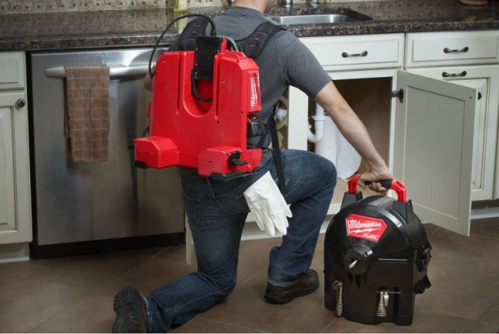 Машина прочисна акумуляторна ранцева MILWAUKE, M18 FFSDC10-0