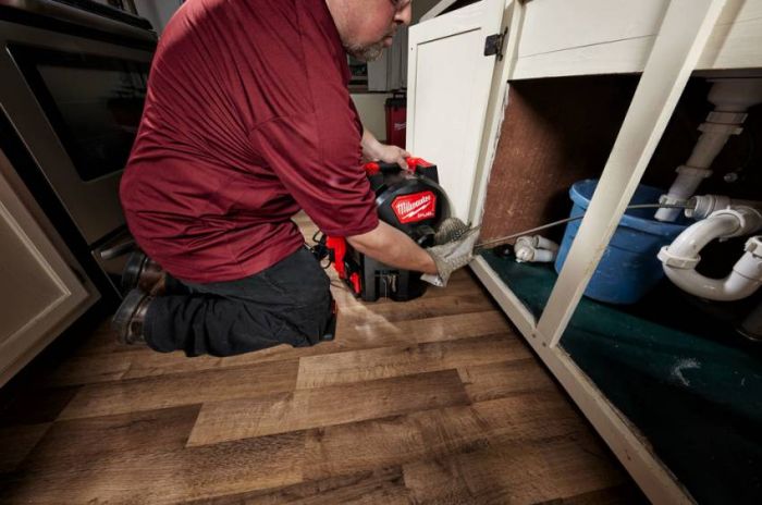 Машина прочисна акумуляторна ранцева MILWAUKE, M18 FFSDC10-0