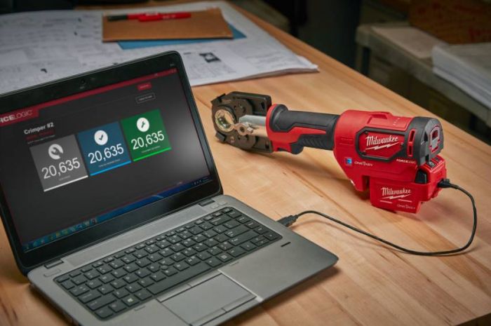 Обжимник гідравлічний акумуляторний MILWAUKEE M18 HCCT-201C ONE-KEY