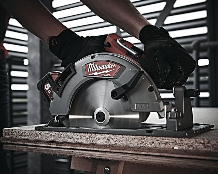 Пила дисковая ручная аккумуляторная MILWAUKEE, M18 CCS66-0X, Ø190мм (HDкейс) (замена на 4933471444)