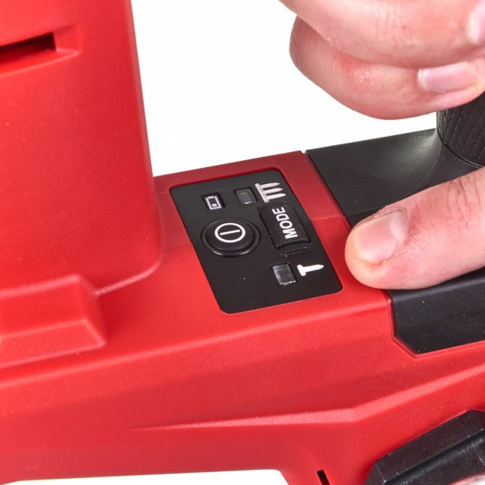 Пістолет цвяхозабивний акумуляторний безщітковий M18 FN18GS-0X Прямой магазин; HD кейс