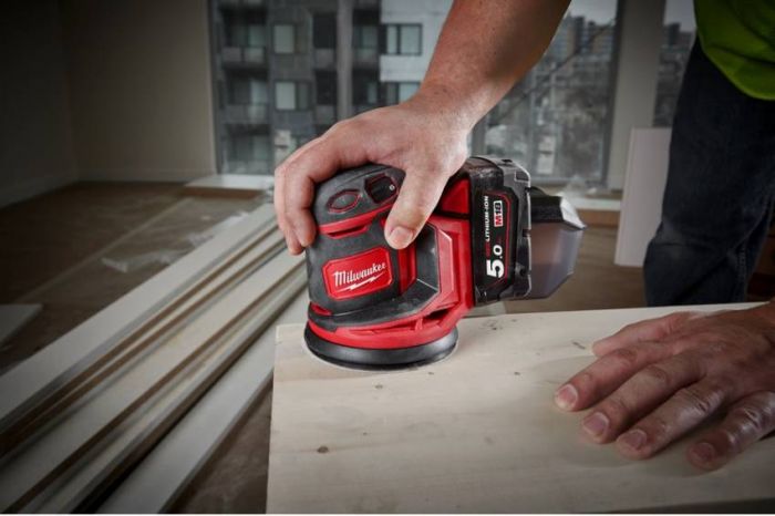 Шліфмашина ексцентрикова M18 BOS125-502B (Li-Ion5Ач) MILWAUKEE 4933464229