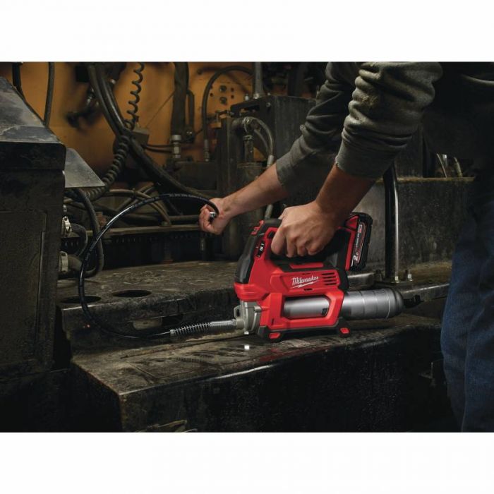 Шприц для змащування акумуляторний MILWAUKEE, M18 GG-0