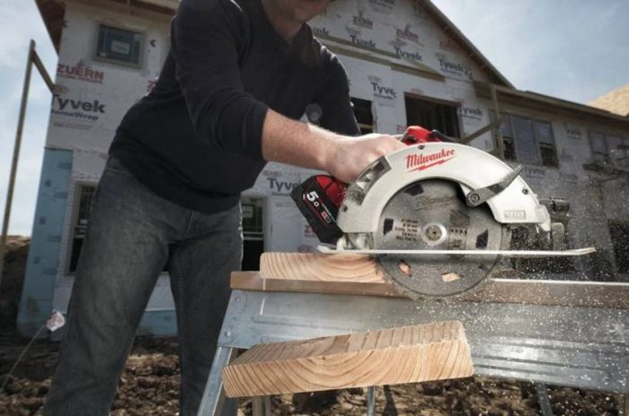 Циркулярна пилка M18 BLCS66-502X MILWAUKEE 4933464590