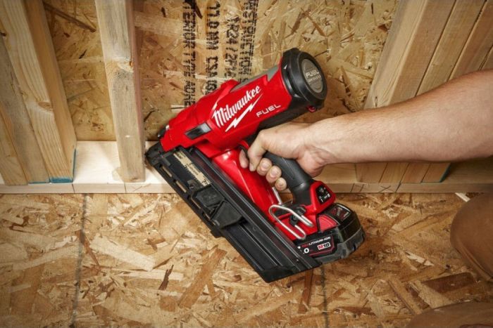 Акумуляторний цвяхів Milwaukee M18 FFN-502C ( зар.пр., 2акум.Х5Ач, кейс) (4933471404)